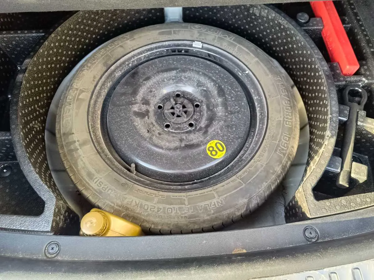 Car image 36