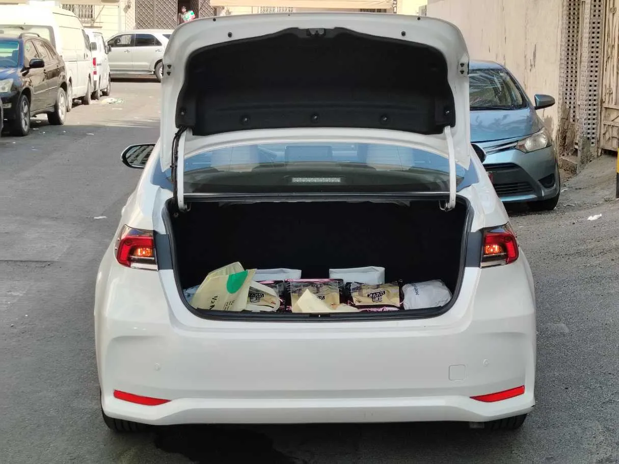 Car image 24