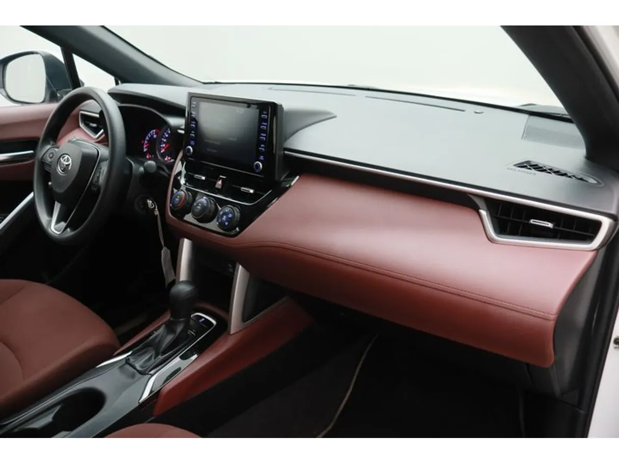 Car image 10