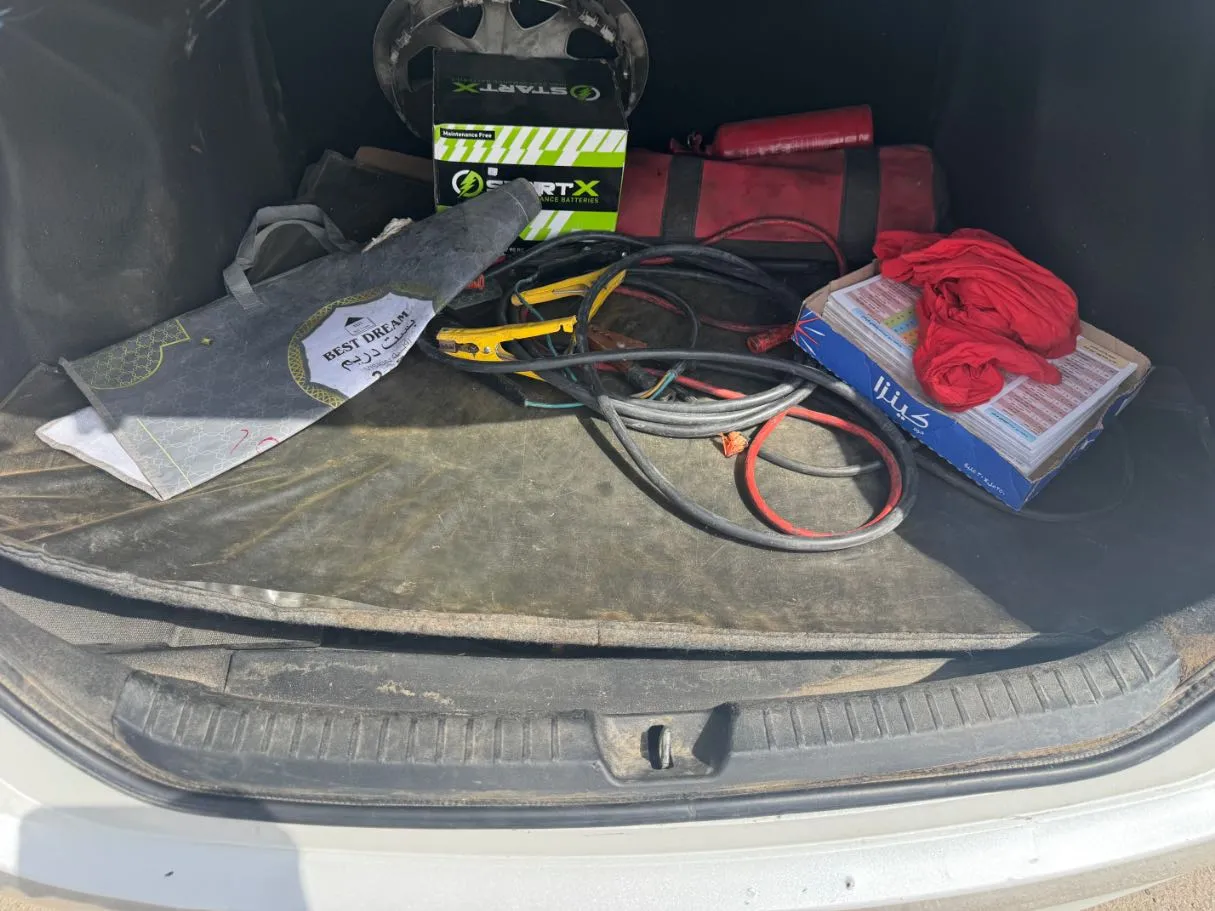 Car image 18