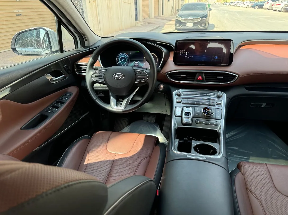 Car image 15