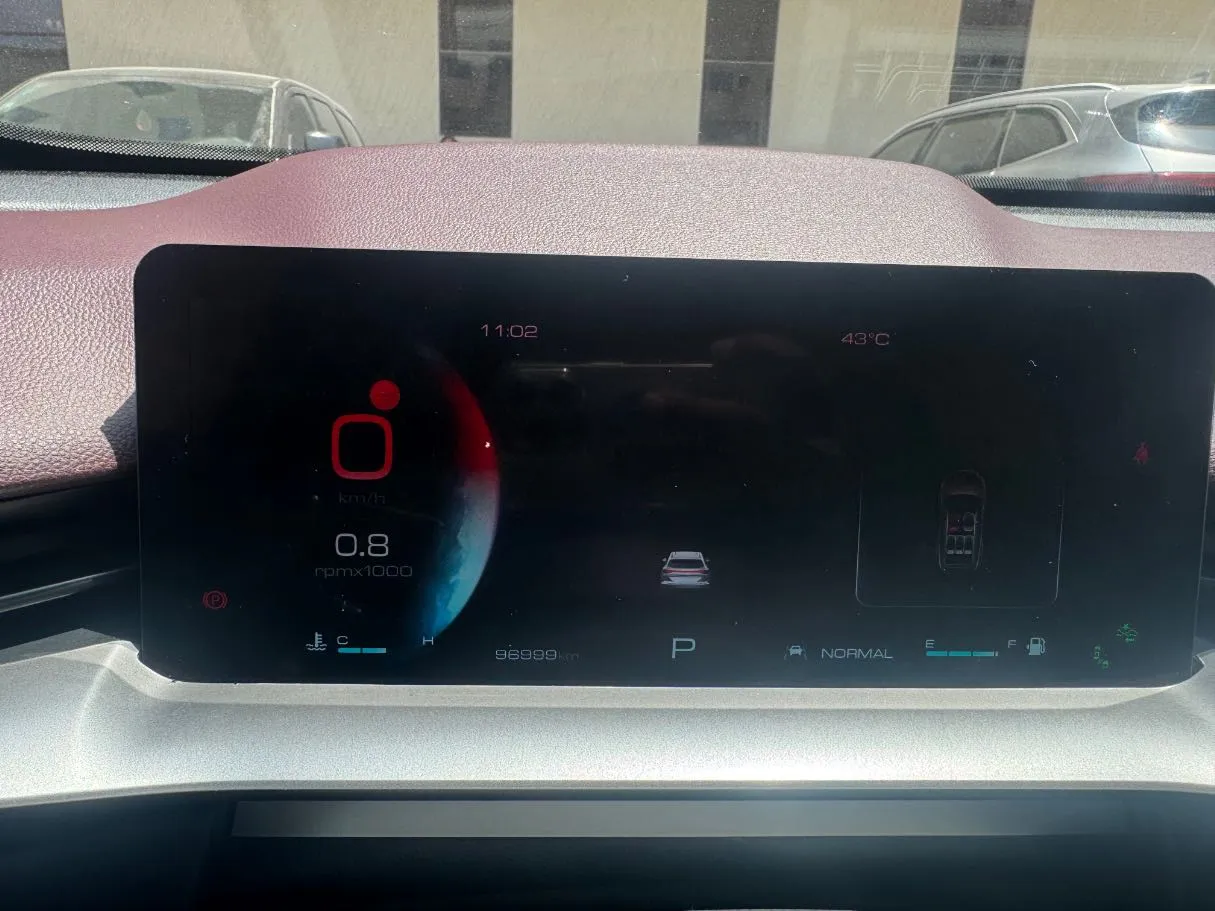 Car image 18