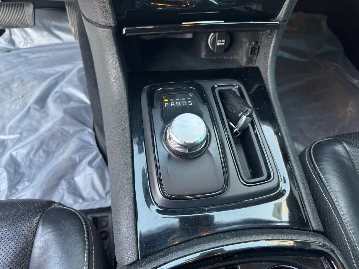 Car image 17