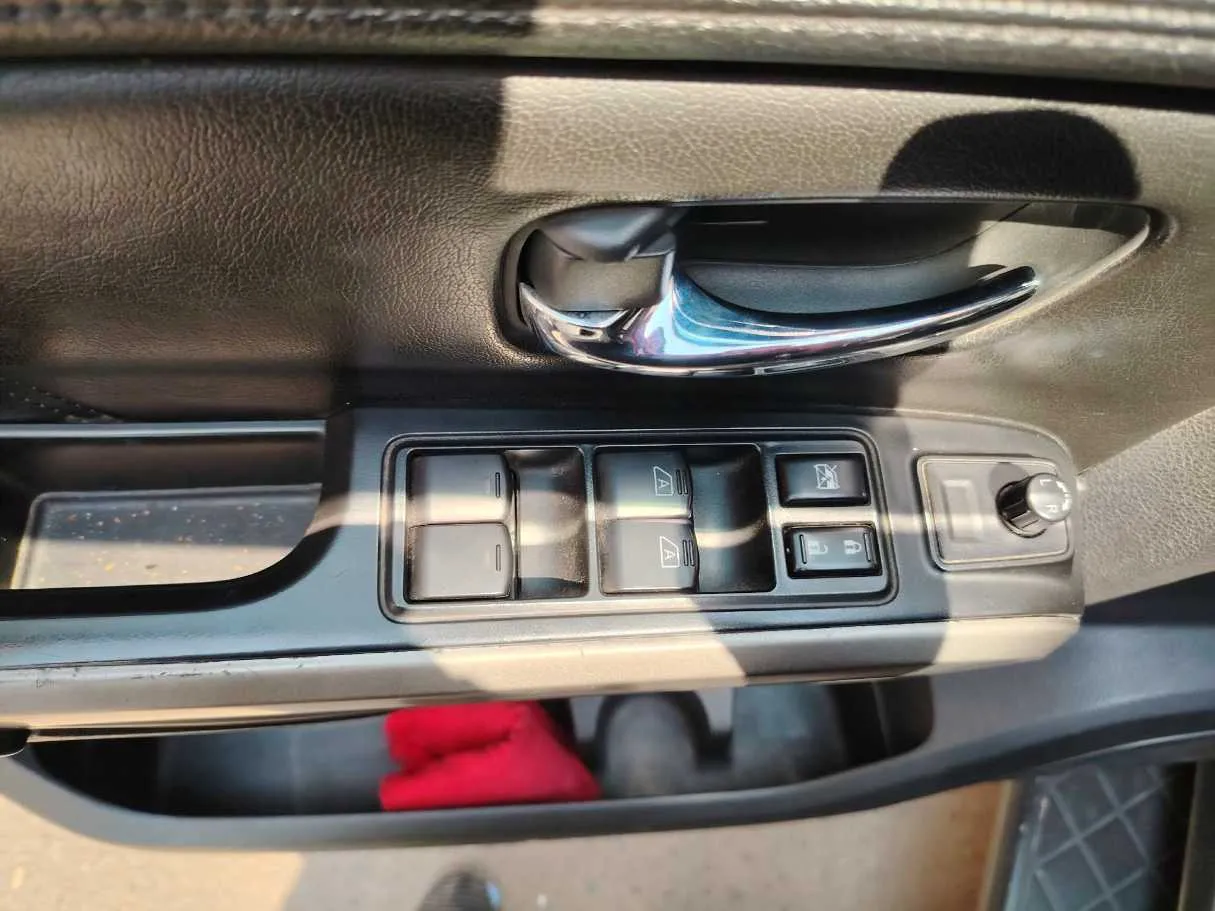Car image 36