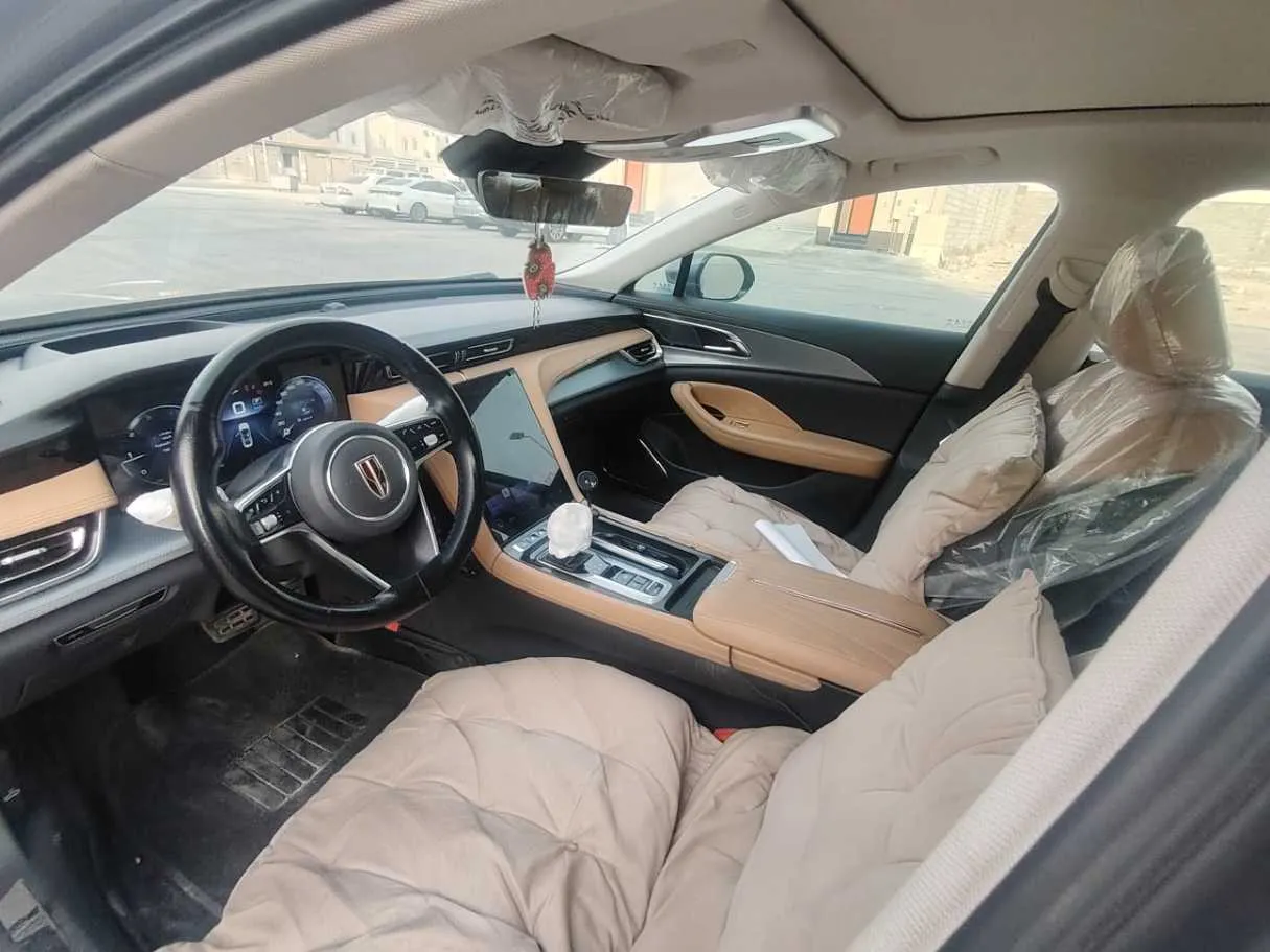 Car image 11