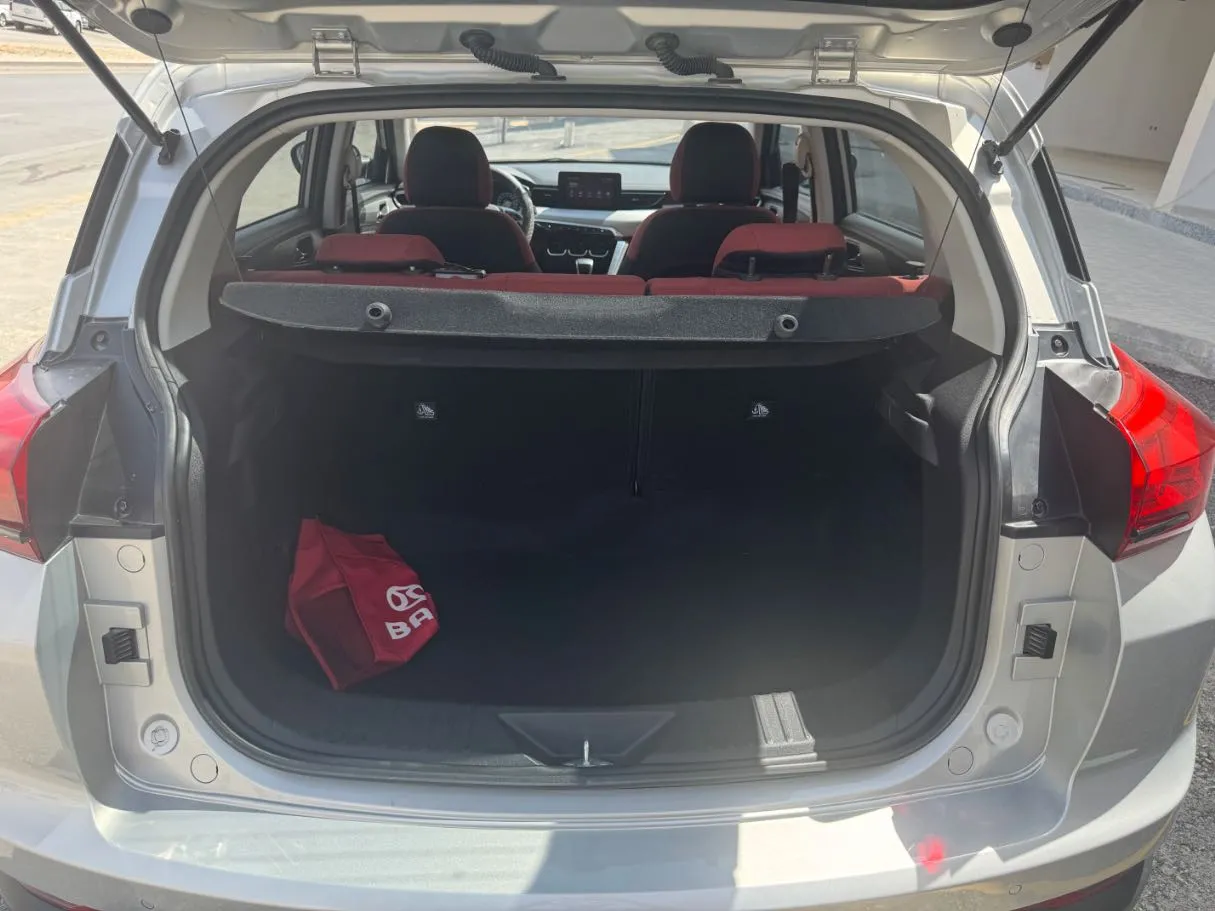 Car image 20