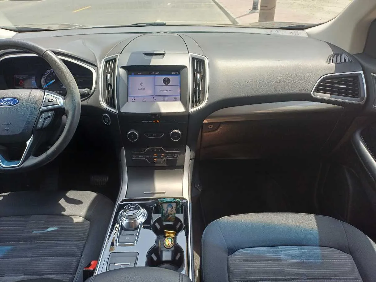 Car image 16