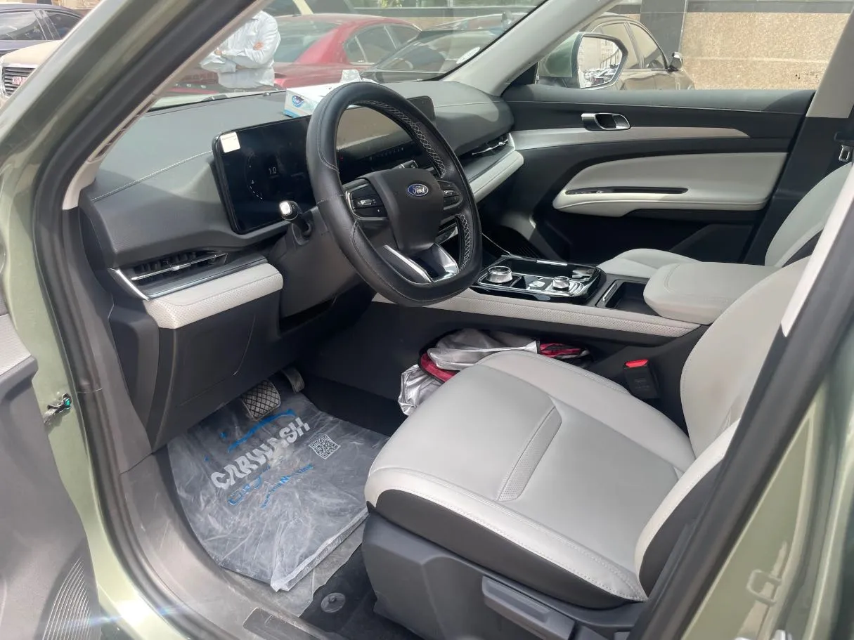 Car image 11