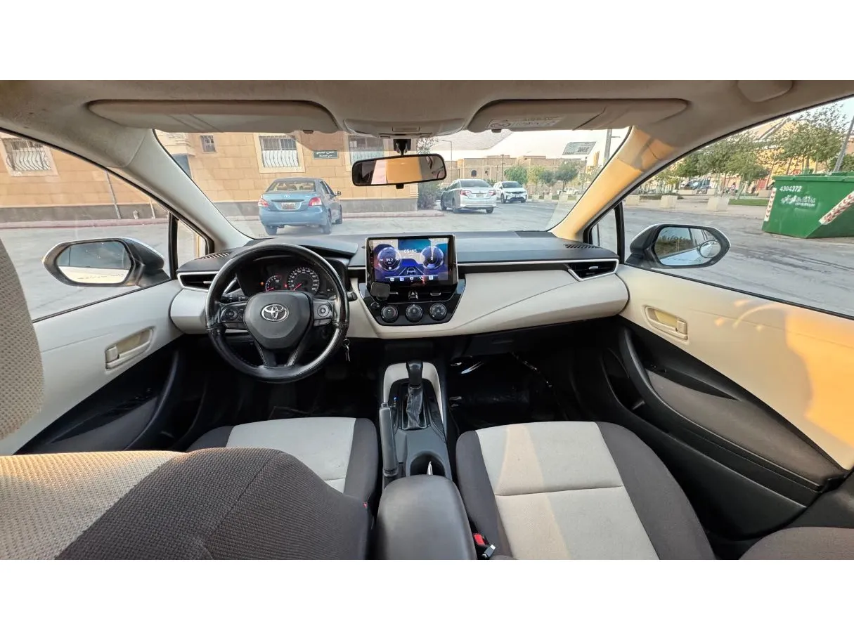 Car image 15