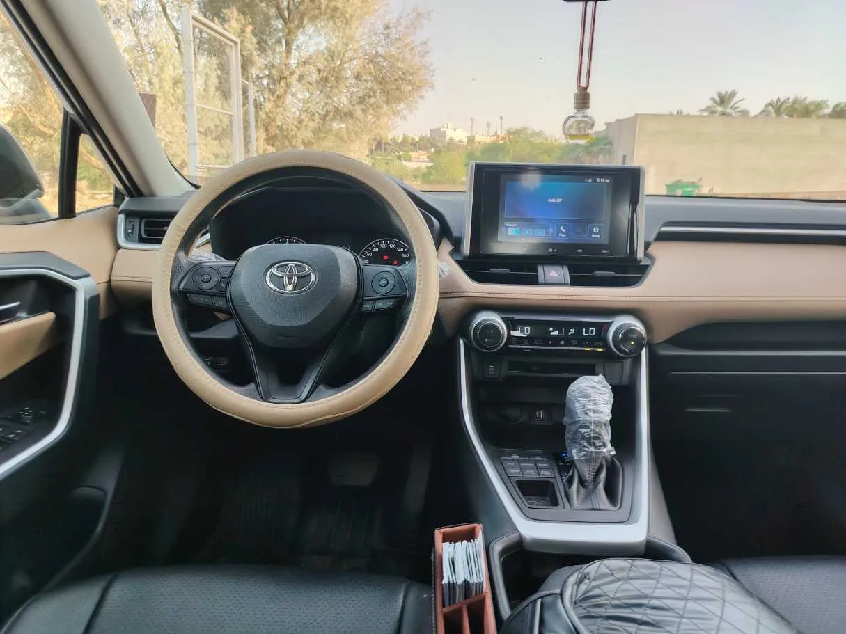 Car image 18