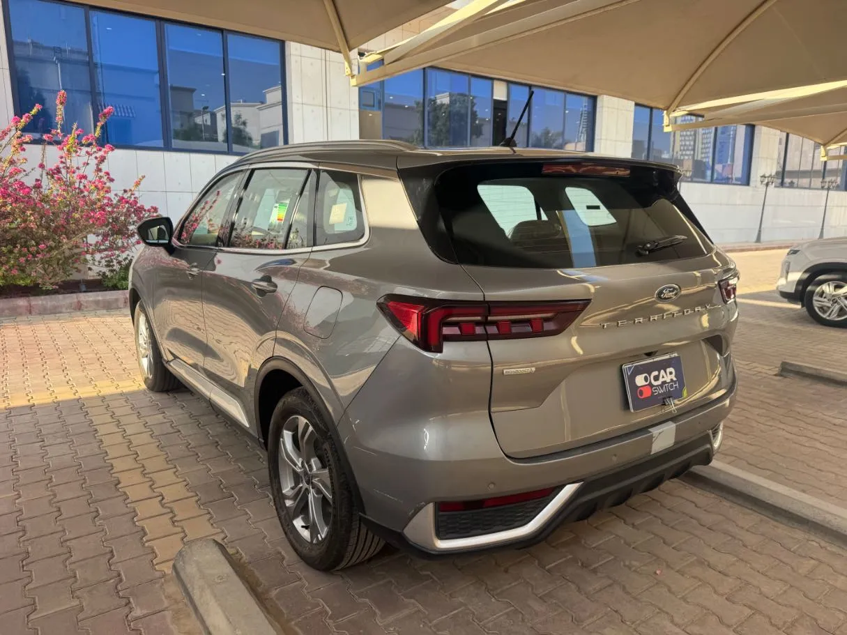 Car image 7