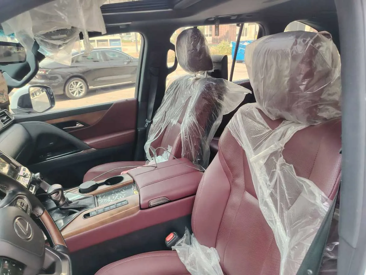 Car image 16