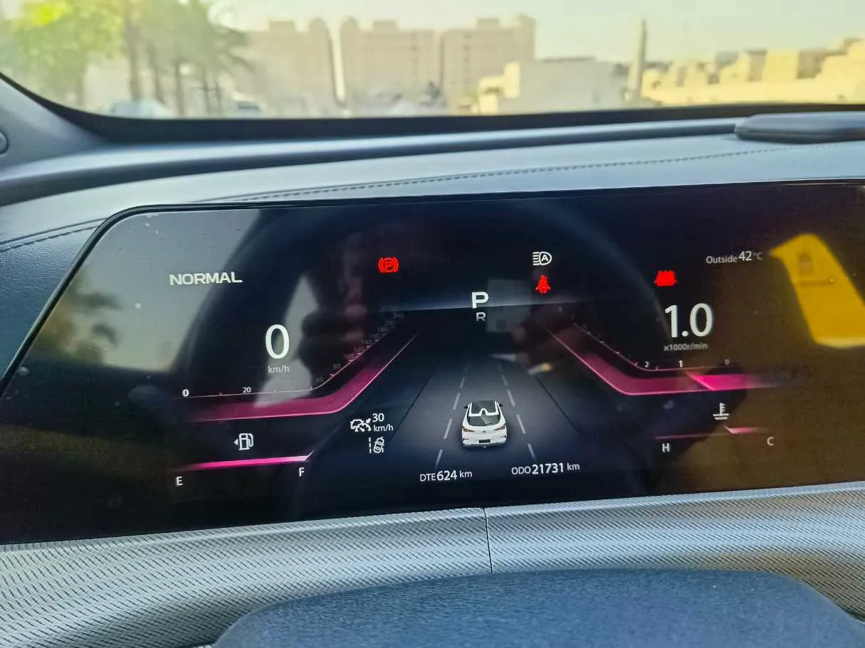 Car image 30