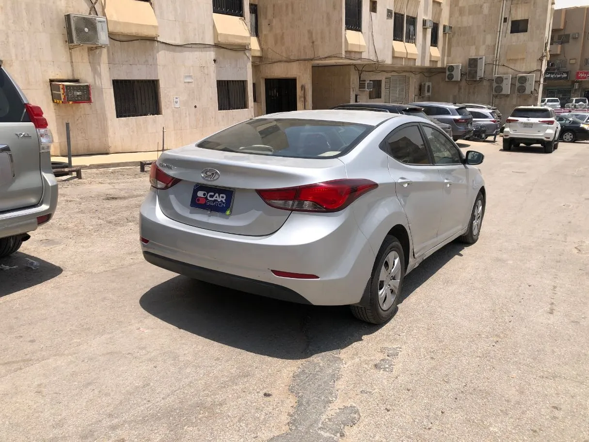 Car image 5