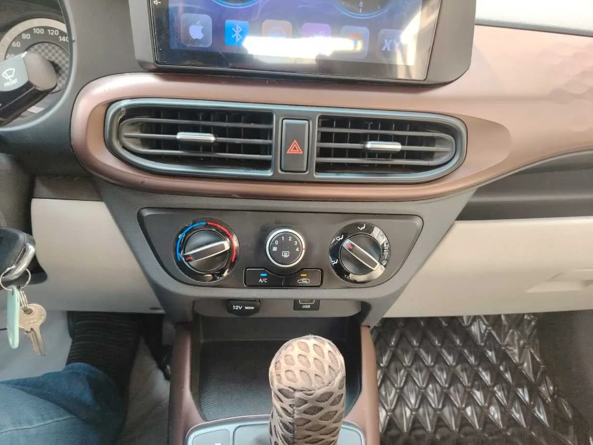 Car image 25