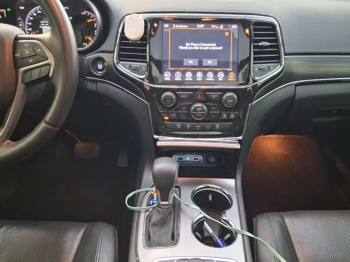 Car image 16