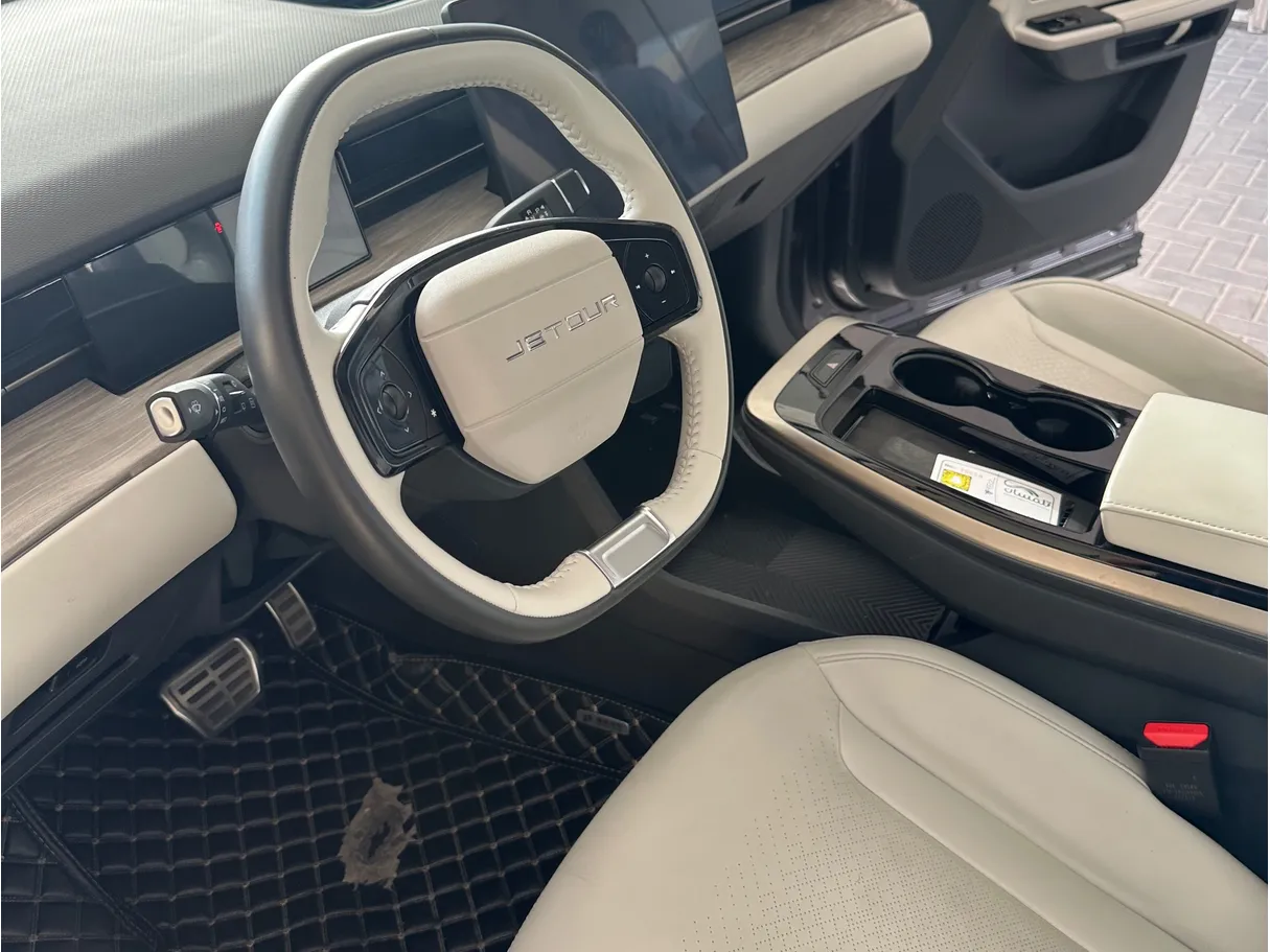 Car image 5