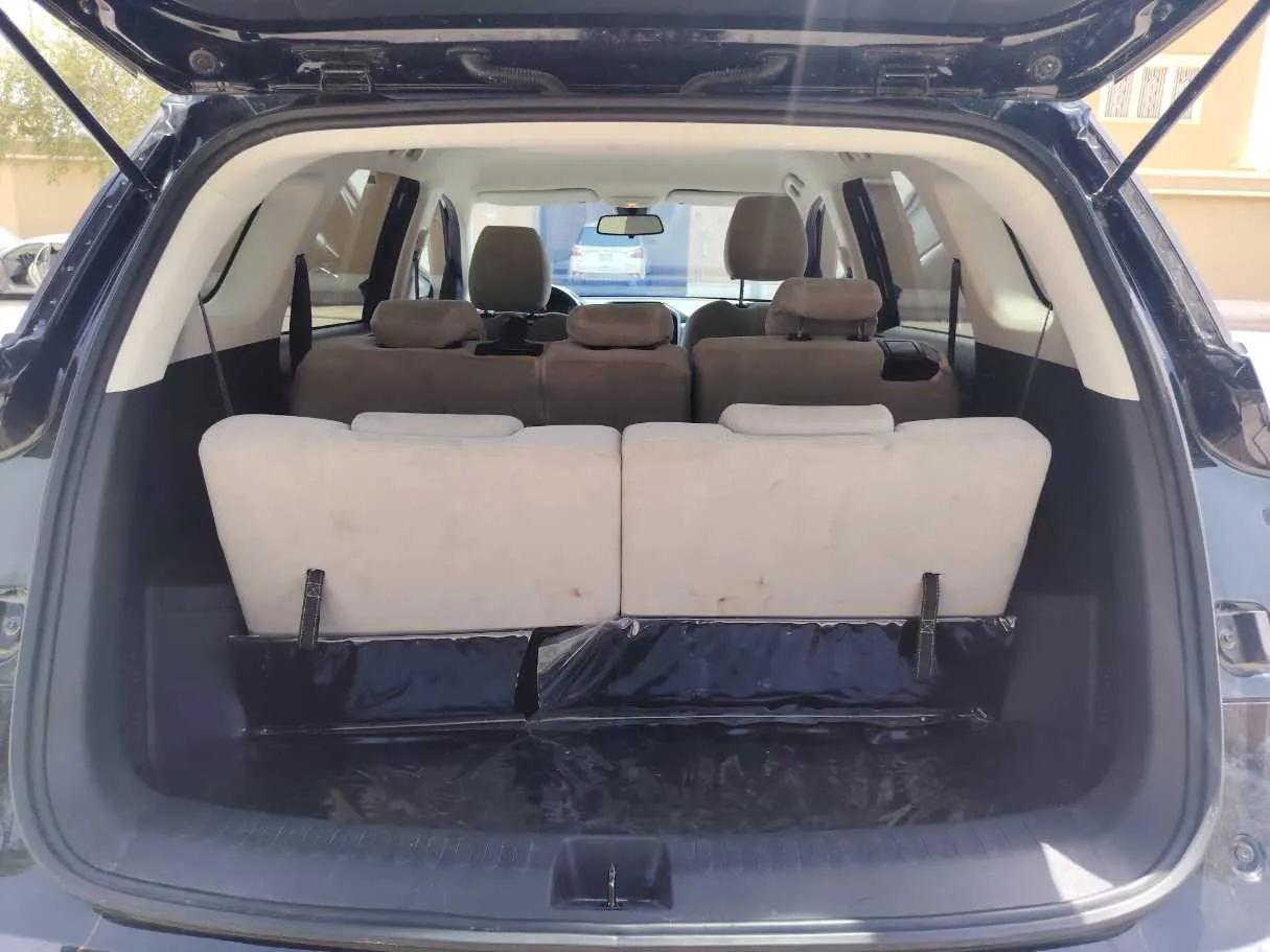 Car image 24