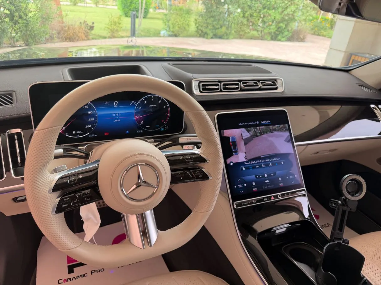 Car image 14