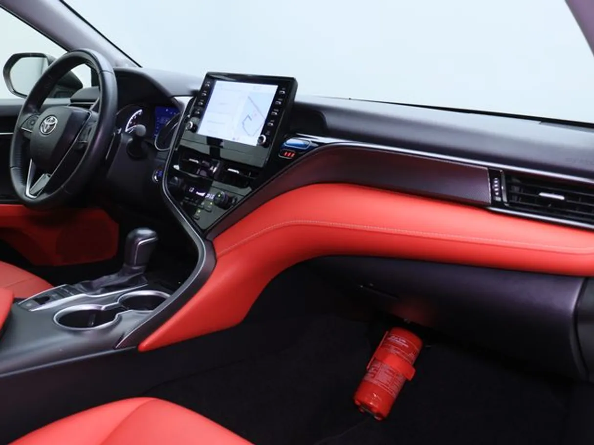 Car image 10