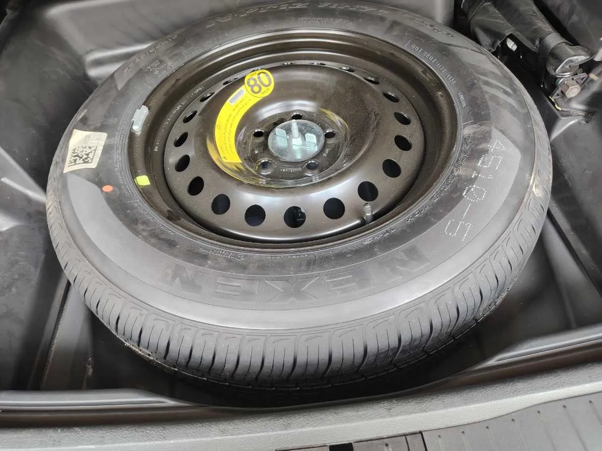 Car image 39