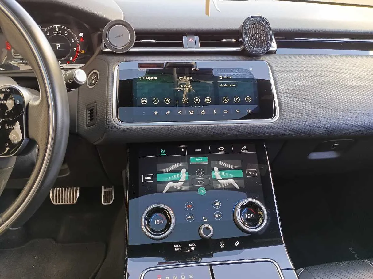 Car image 16