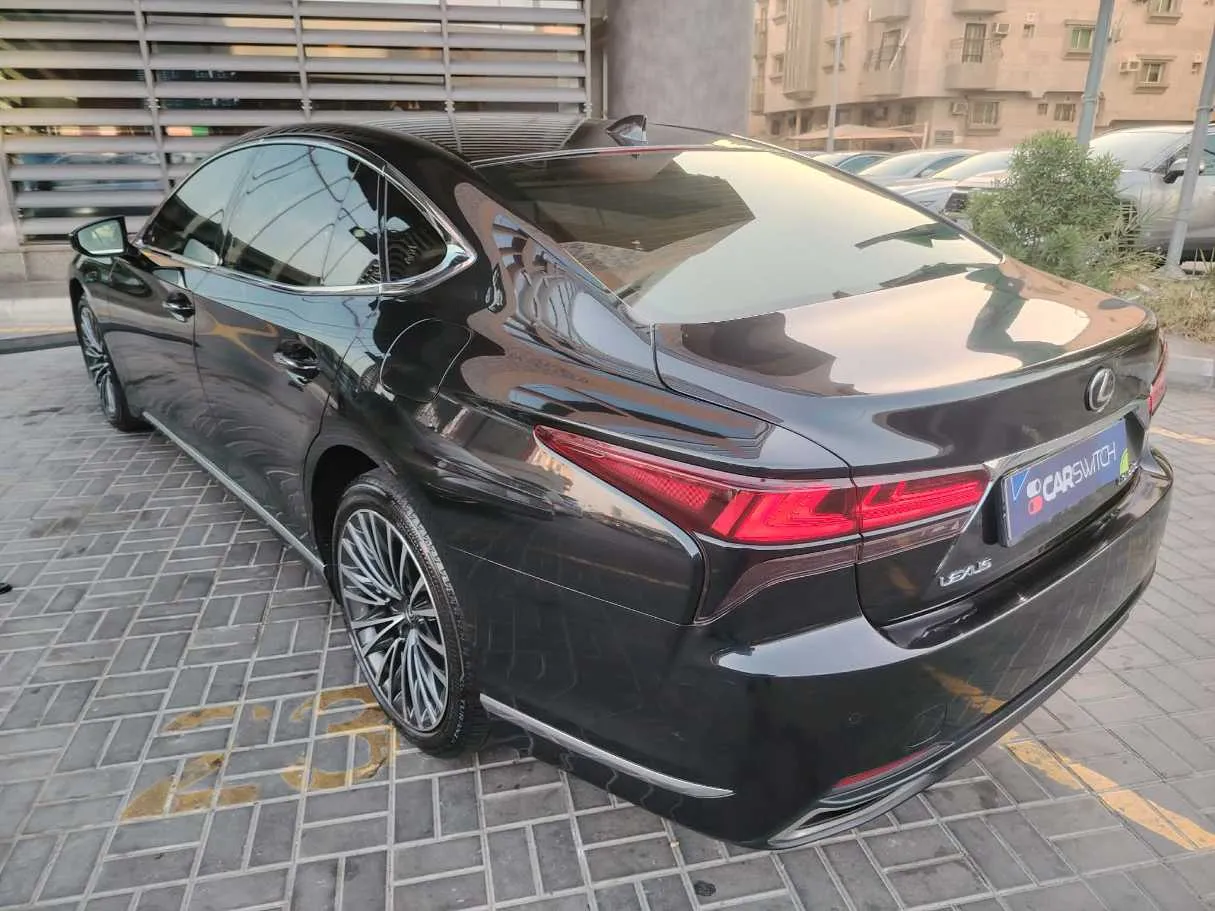 Car image 7