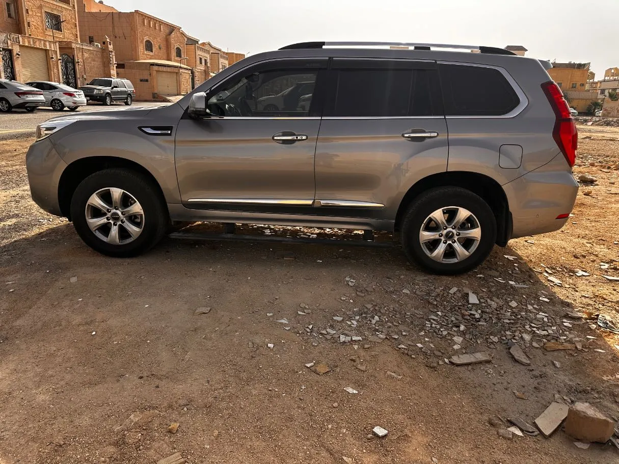Car image 8