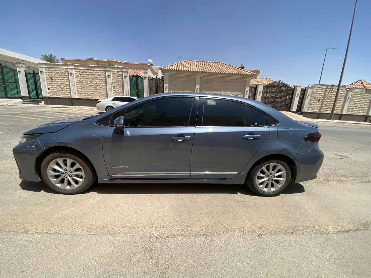 Car image 8