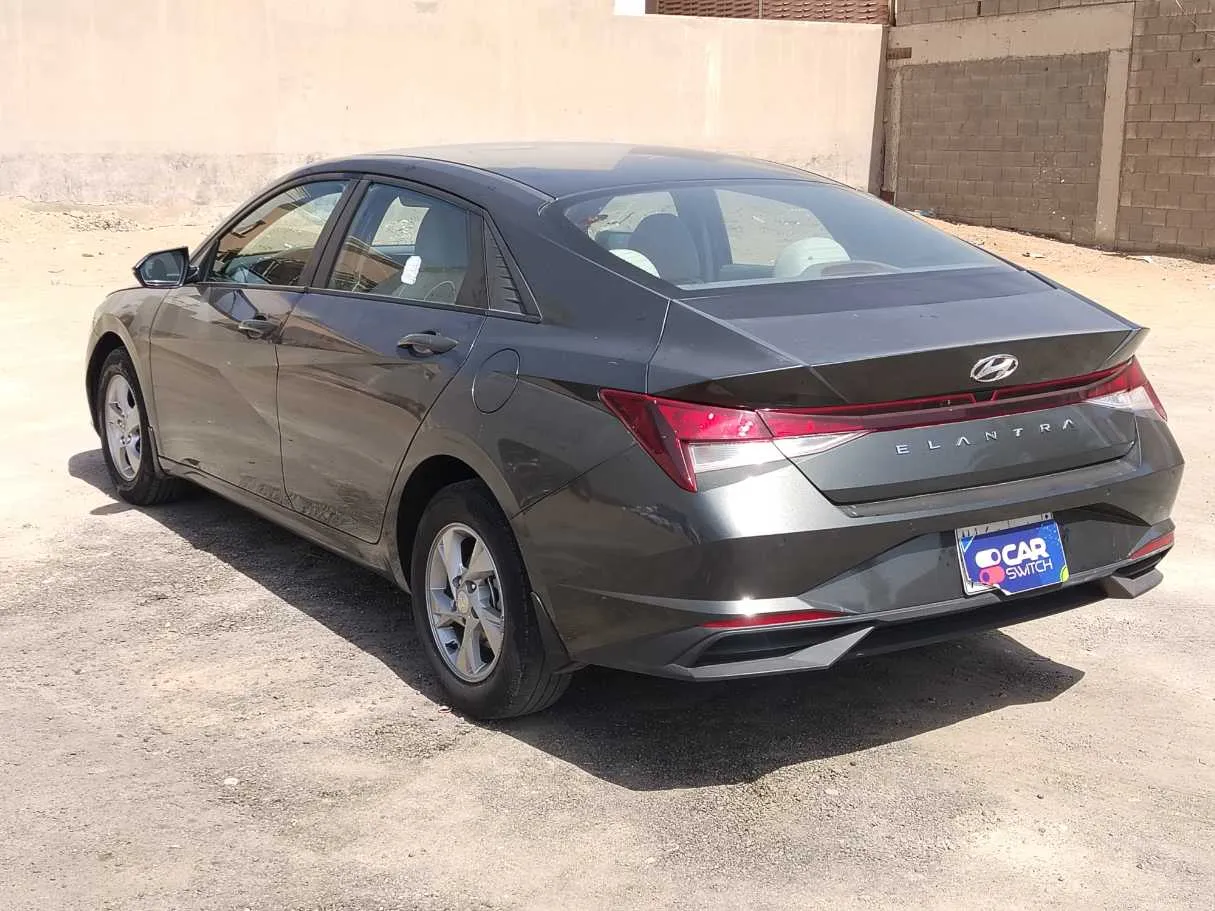 Car image 7