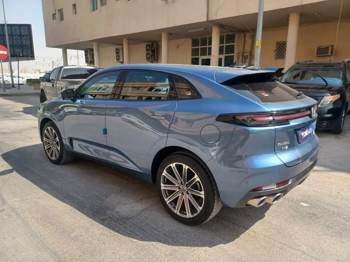 Car image 7