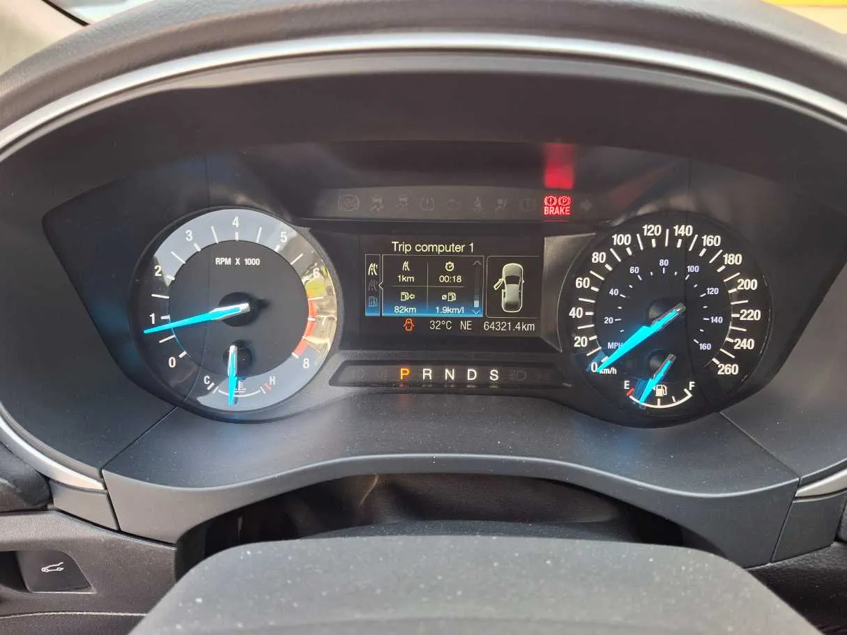 Car image 18