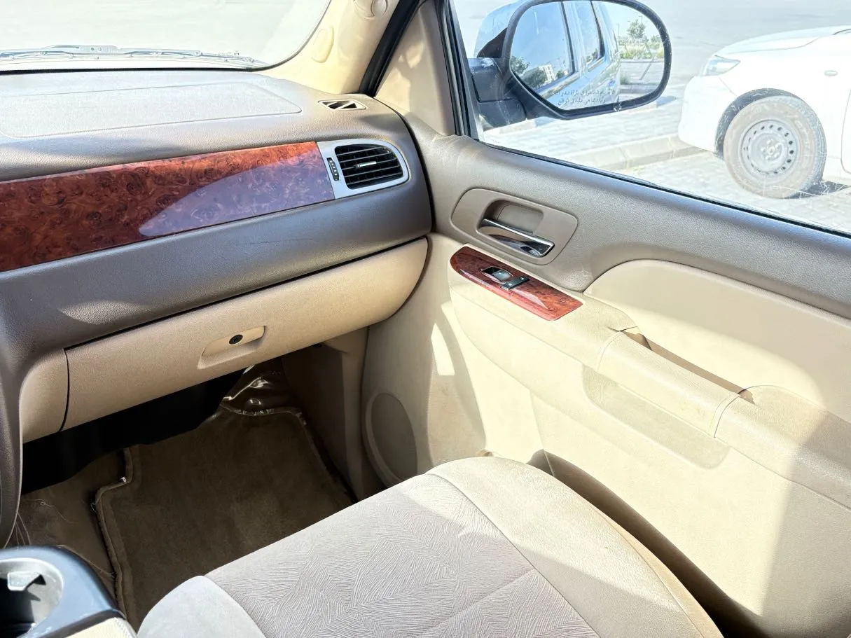 Car image 27