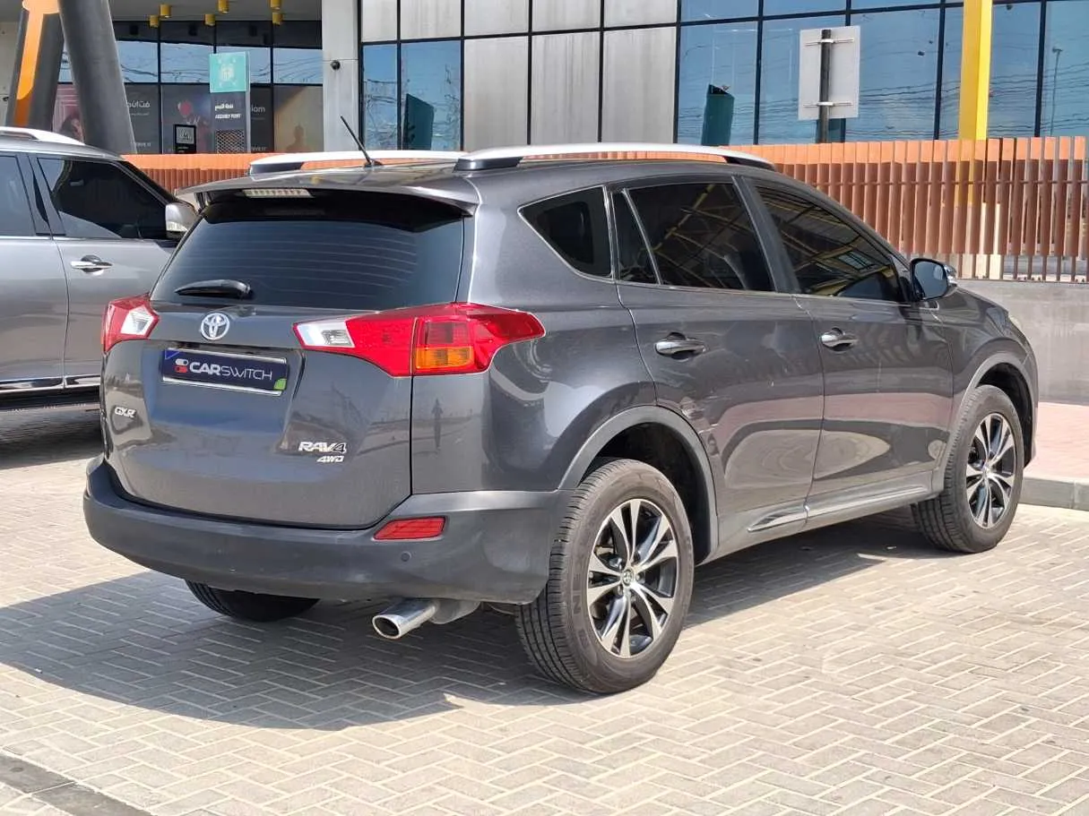 Car image 5