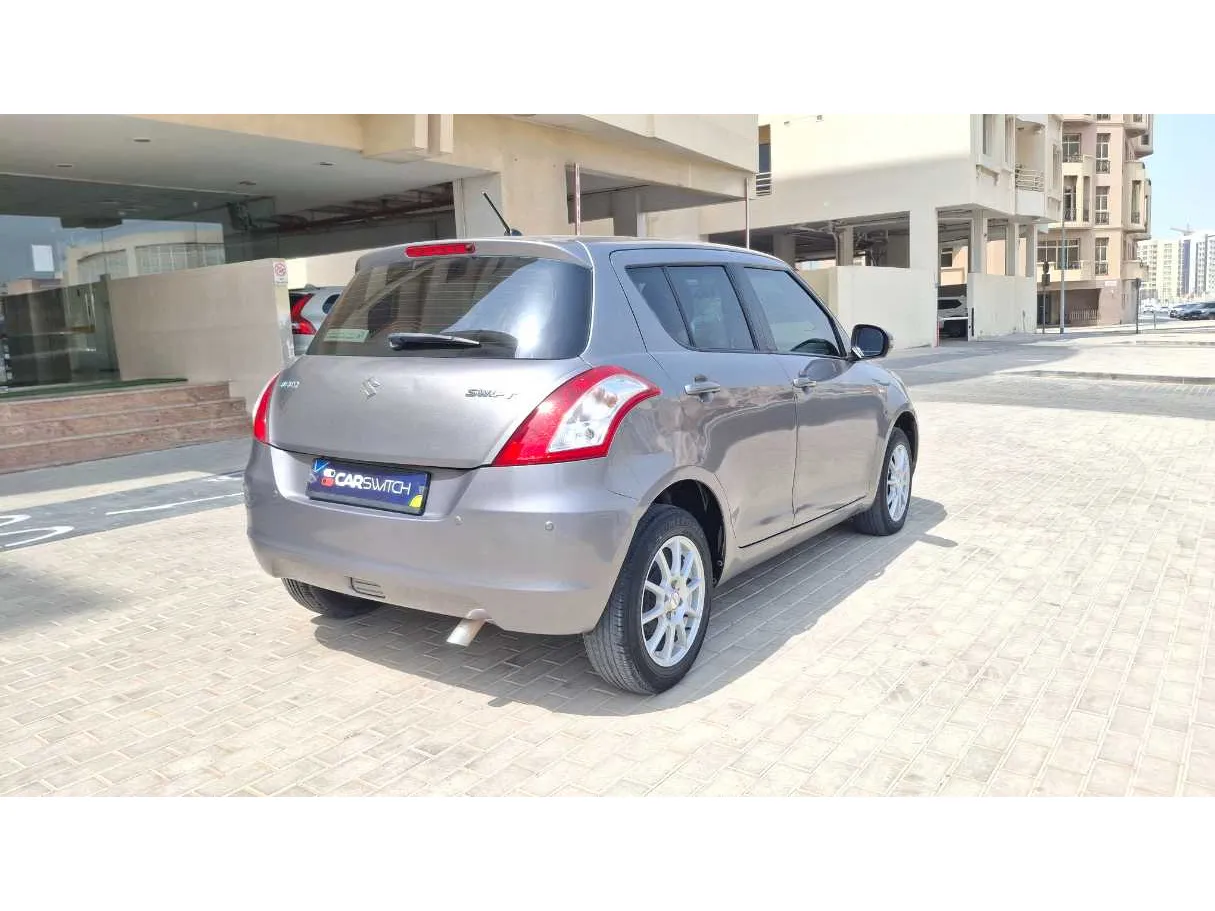 Car image 5