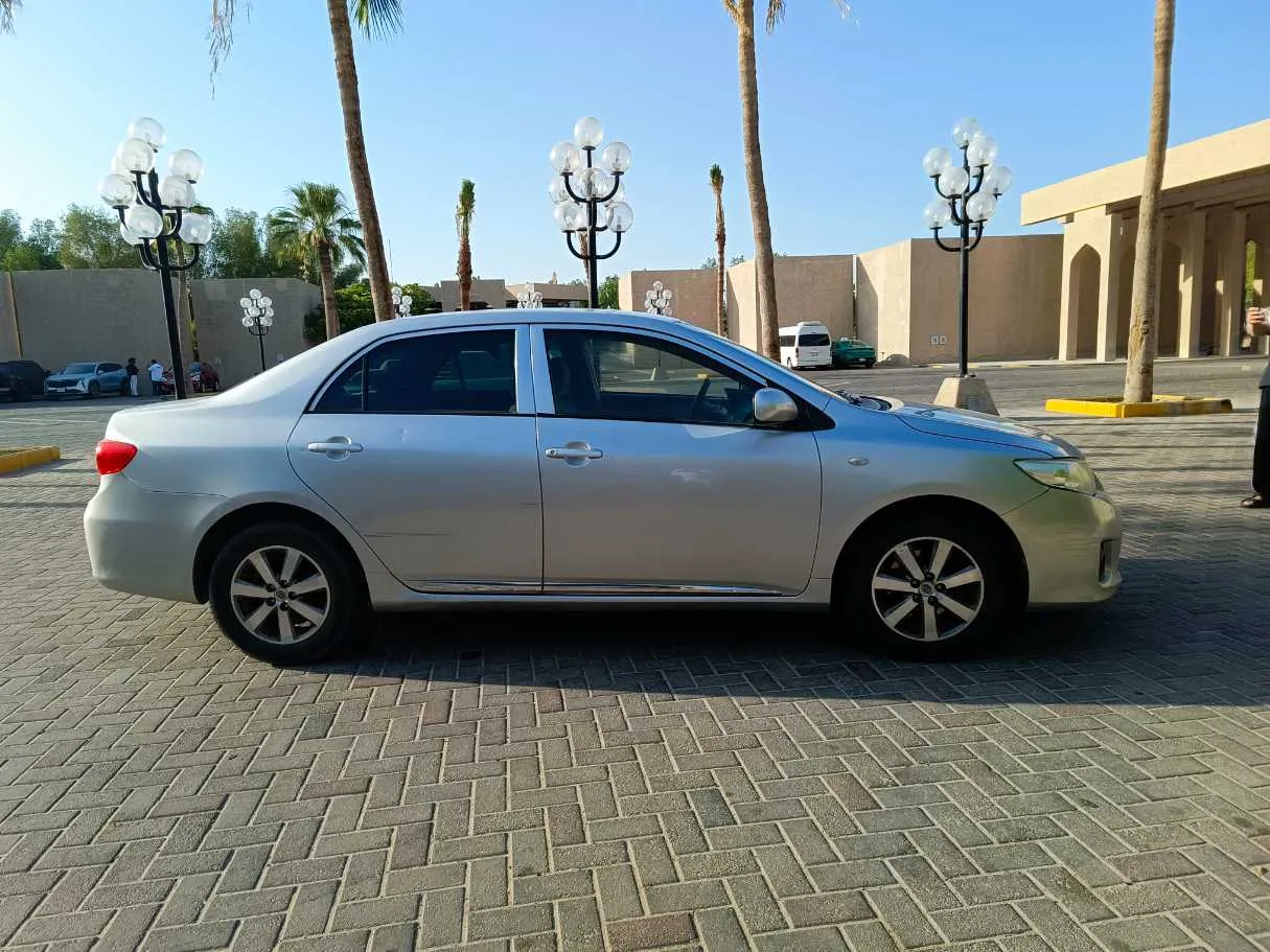 Car image 8