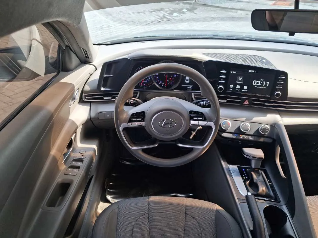 Car image 18