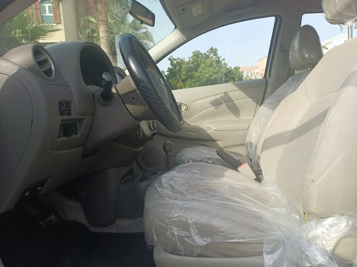 Car image 12