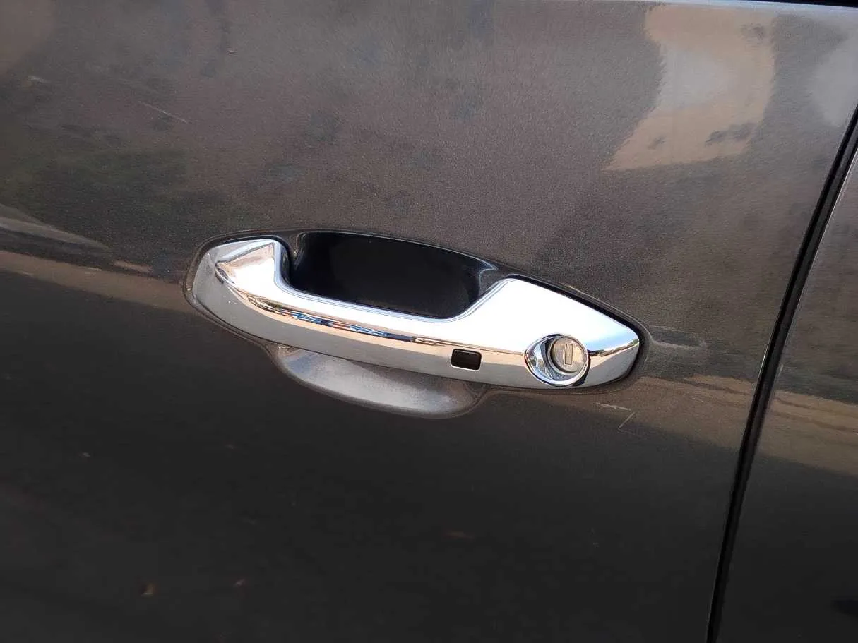 Car image 36