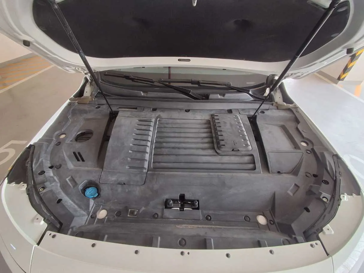 Car image 21