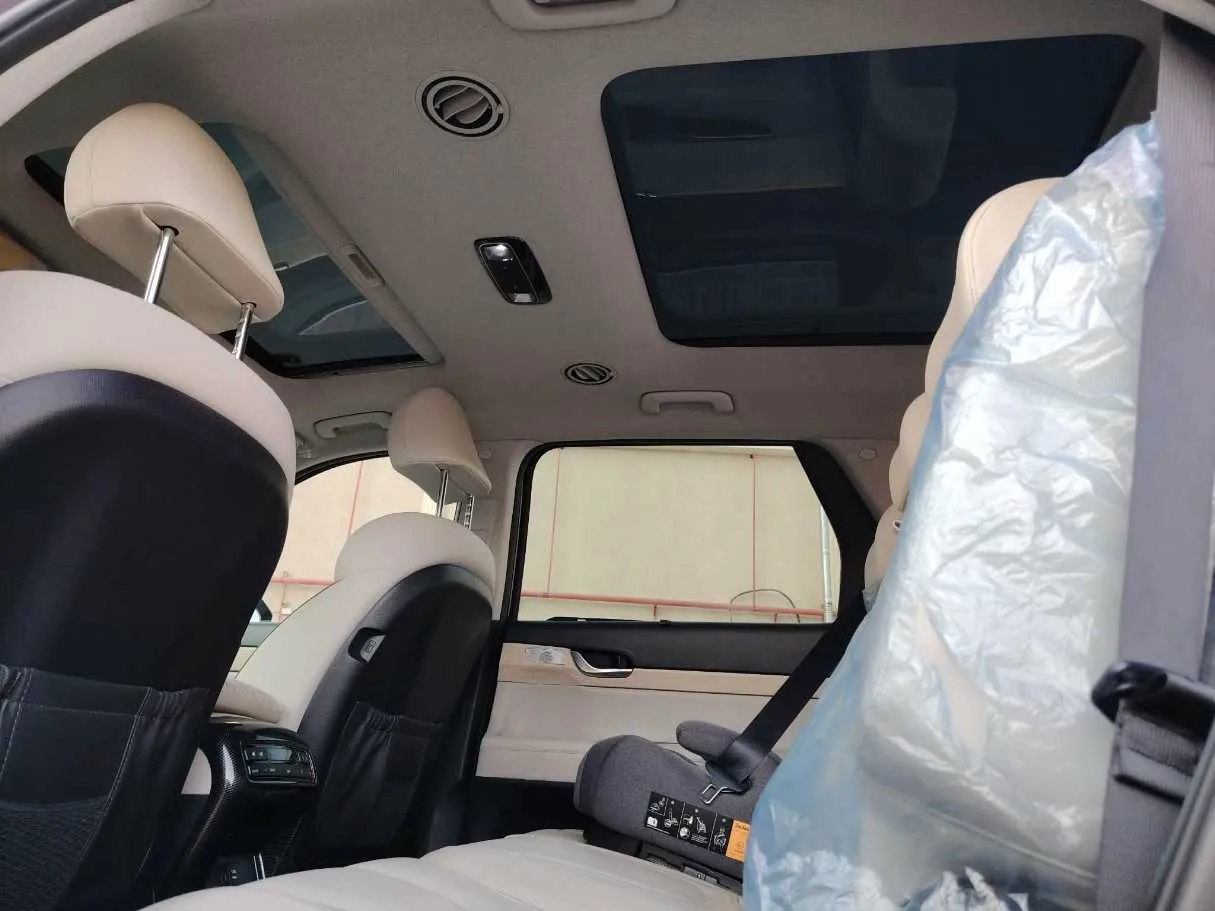 Car image 33