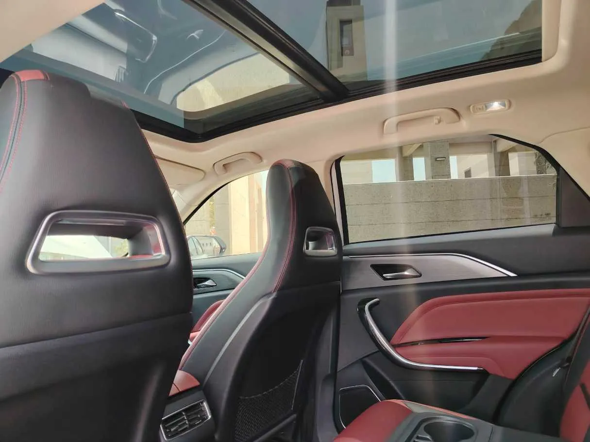 Car image 33
