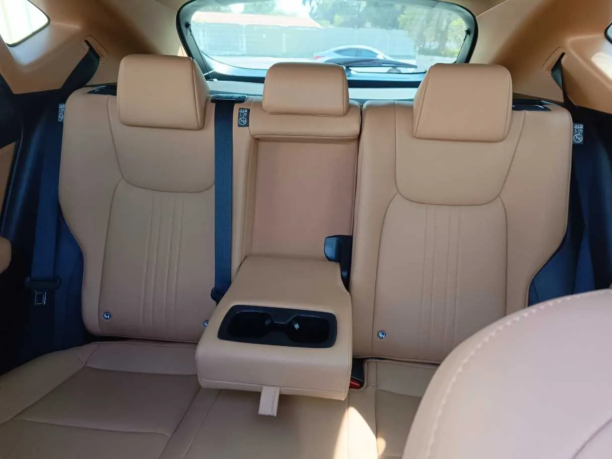 Car image 20