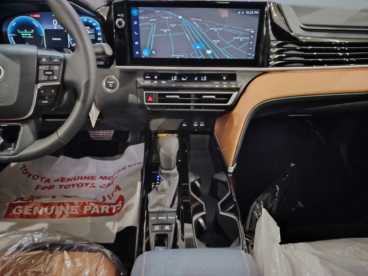 Car image 25