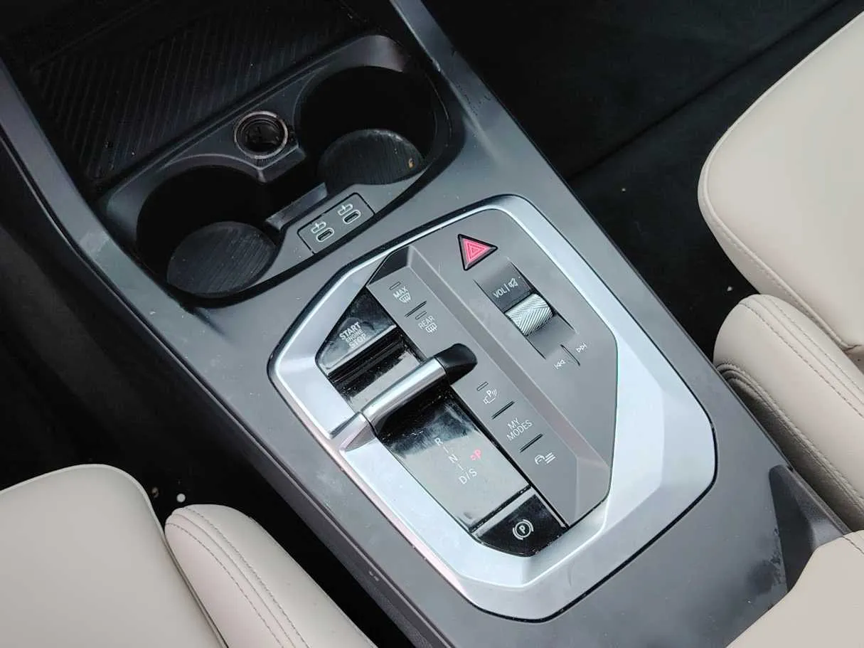 Car image 22