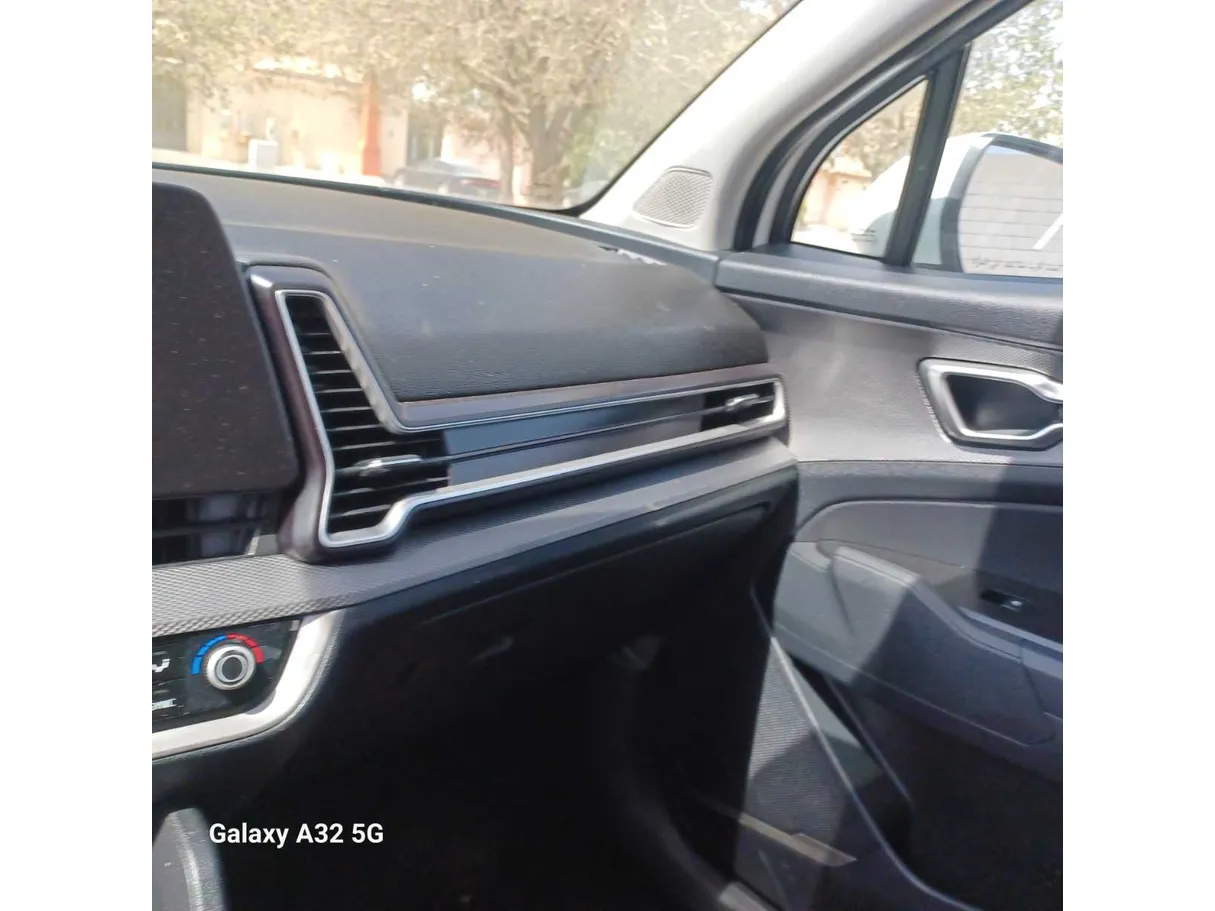Car image 31