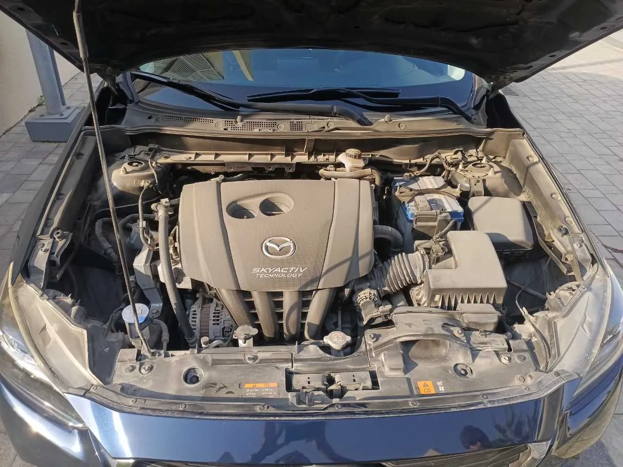 Car image 19