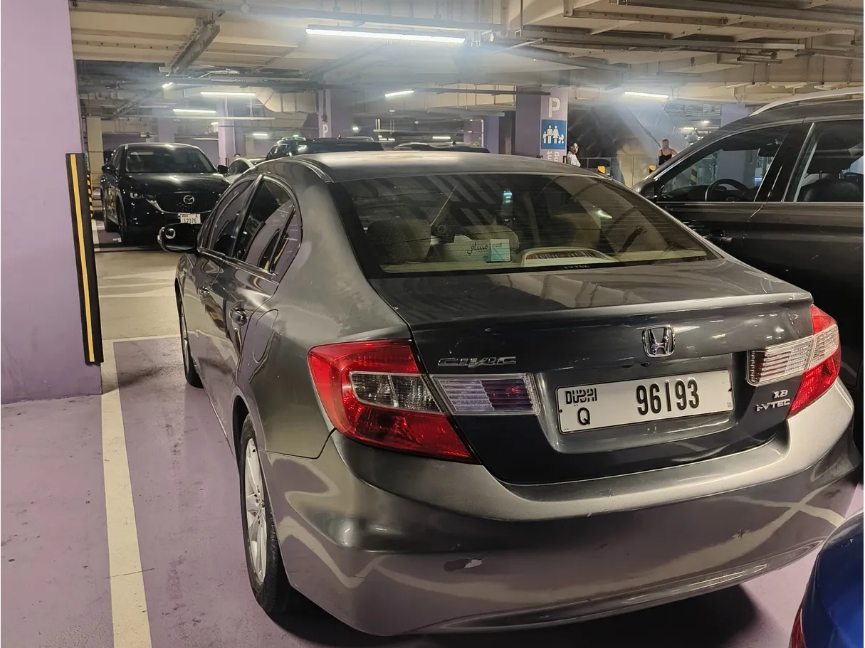 Car image 3