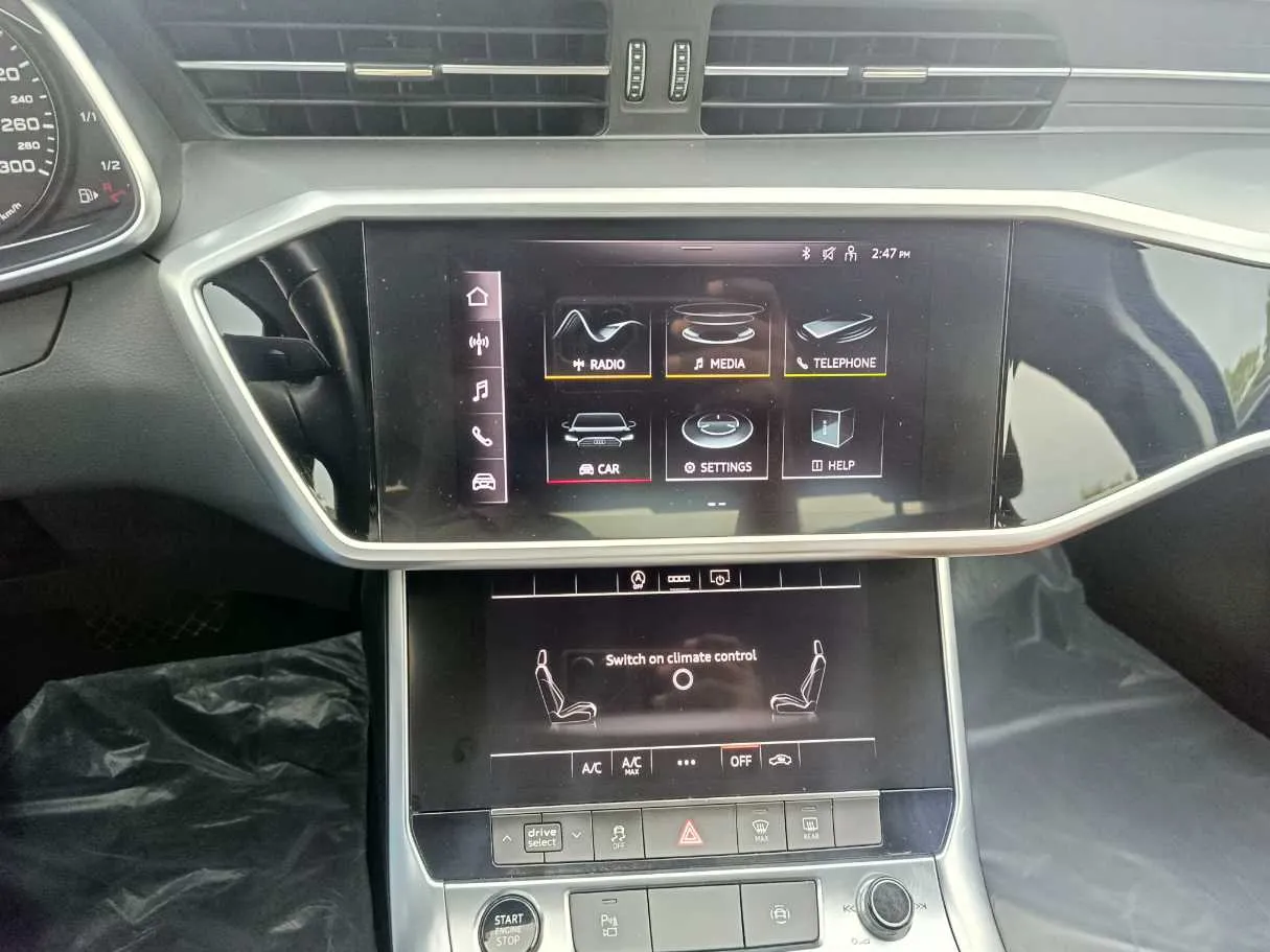 Car image 24