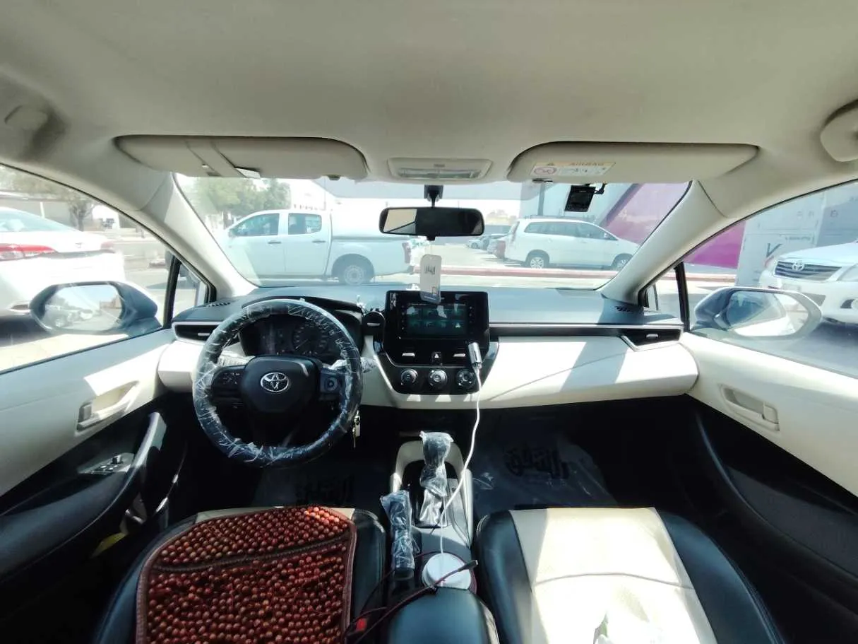 Car image 17